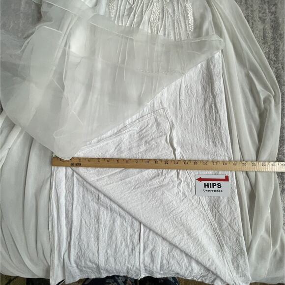 Unbranded Minimalist White Dress Women Size M Sleeveless Overlay Embroidered - Picture 9 of 16